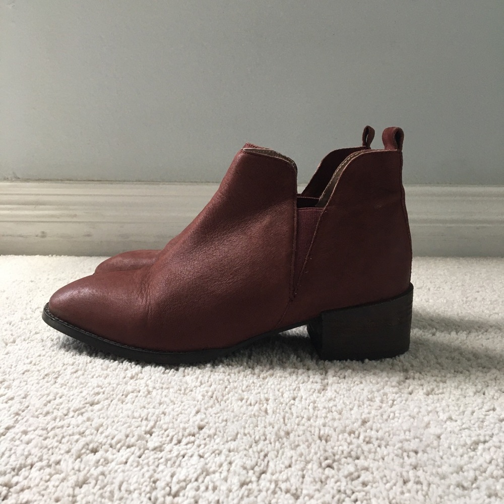 Seychelles Offstage Chelsea Boots